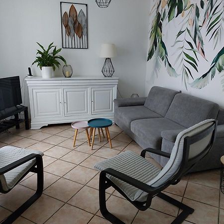 Gite De L Epinette Commentry Buitenkant foto