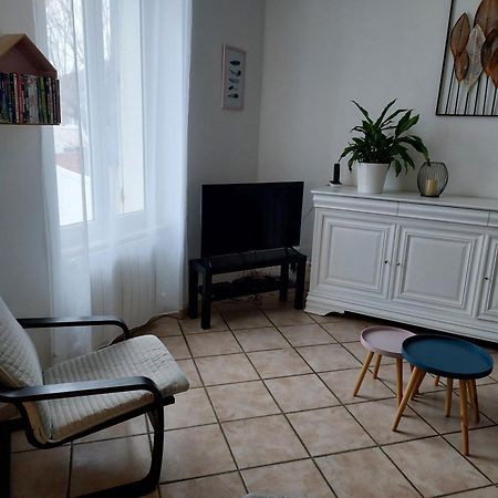 Gite De L Epinette Commentry Buitenkant foto