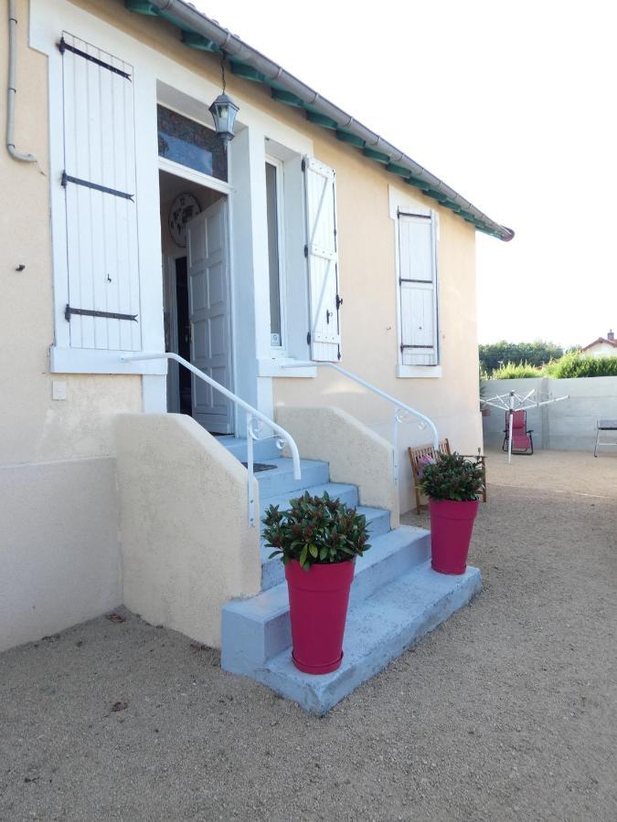 Gite De L Epinette Commentry Buitenkant foto